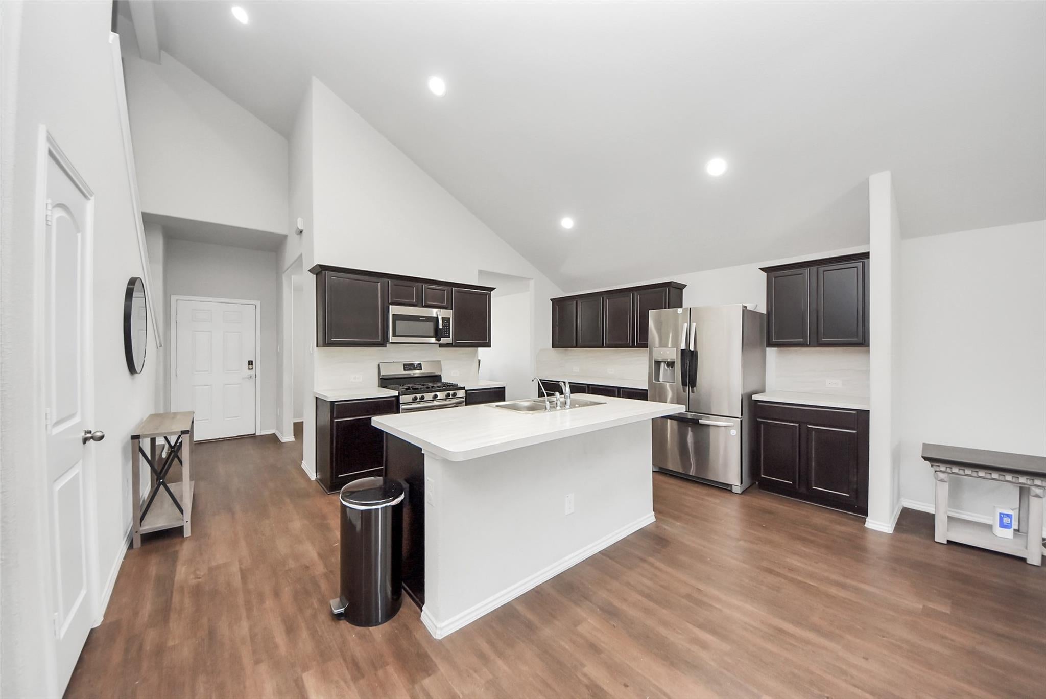1227 Baja Vista Way