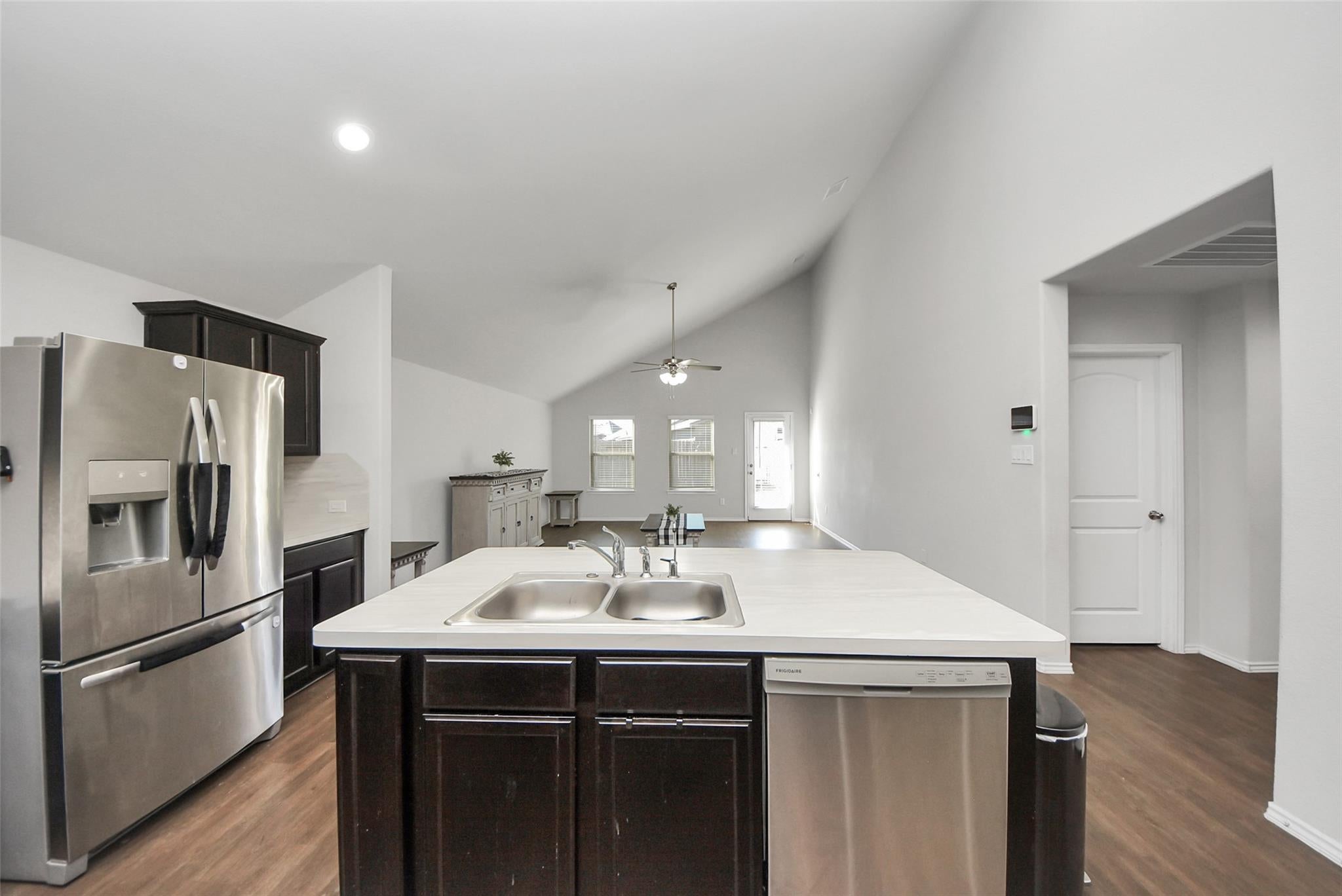 1227 Baja Vista Way