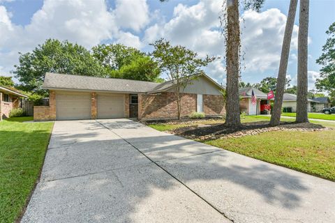 Photo of 2607 Foliage Green Drive, Kingwood, TX 77339 (MLS # 91545957)