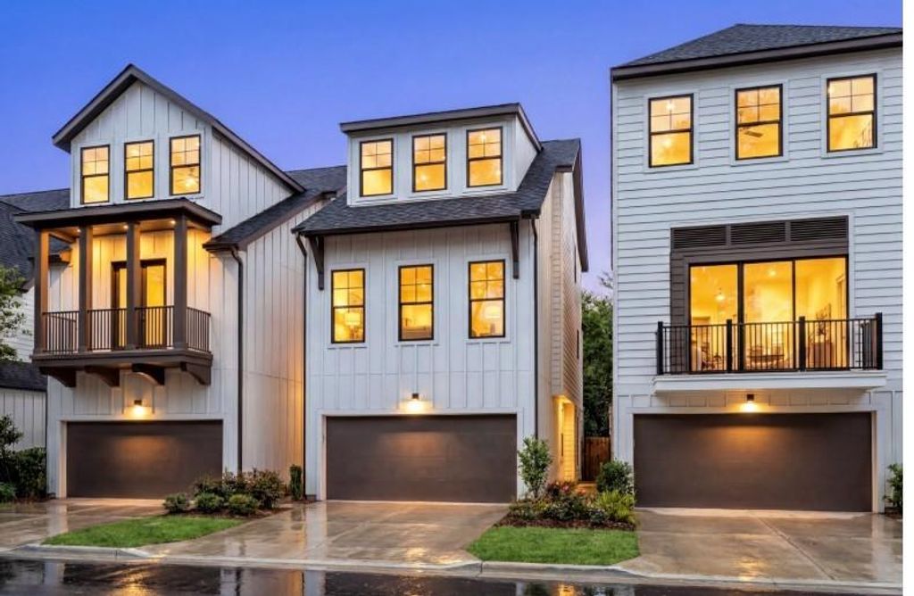 Photo of 1006 Golden Nectar Ln, Houston, TX 77008 (MLS # 64247843)