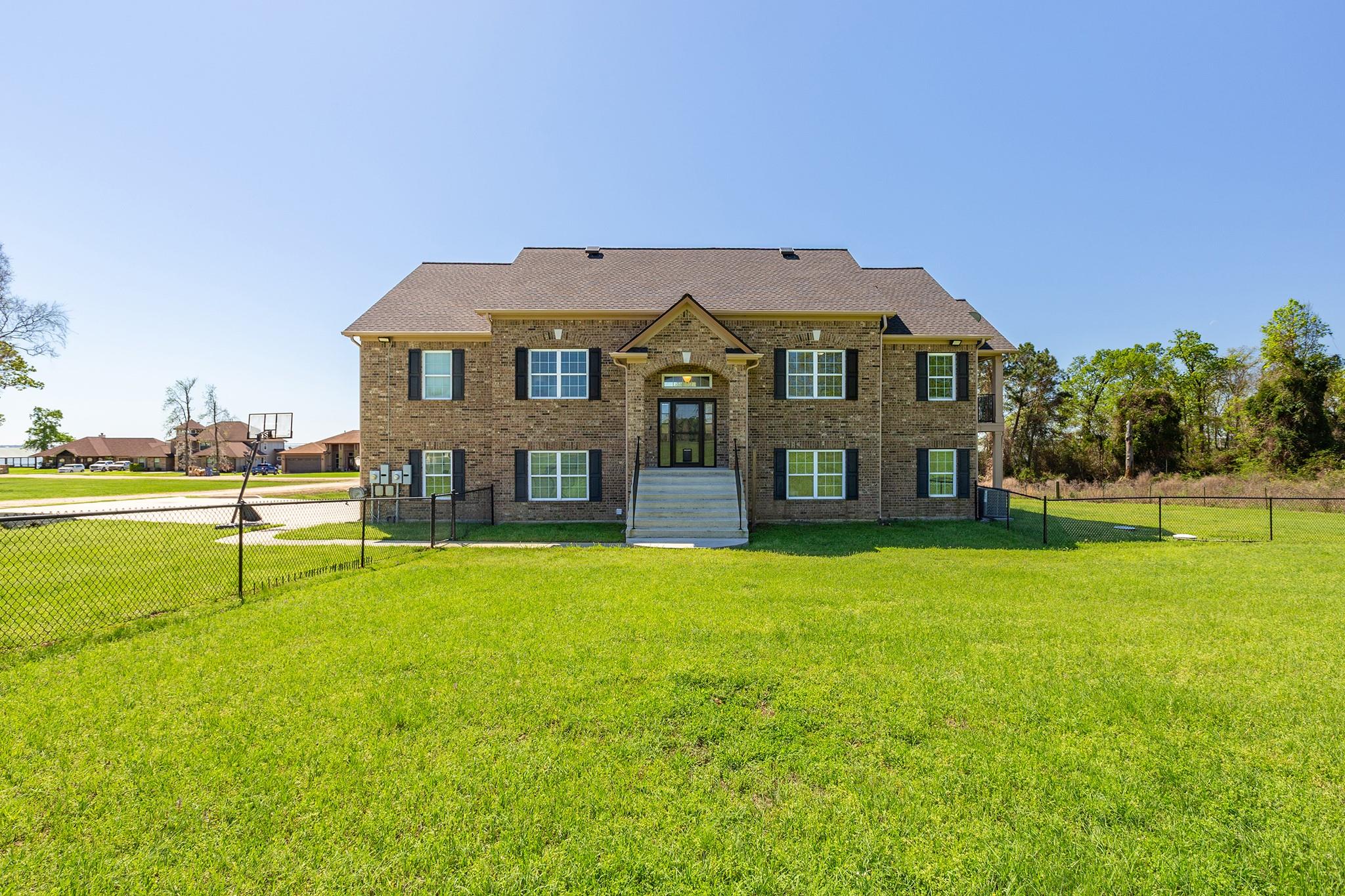 264 Falcon Point