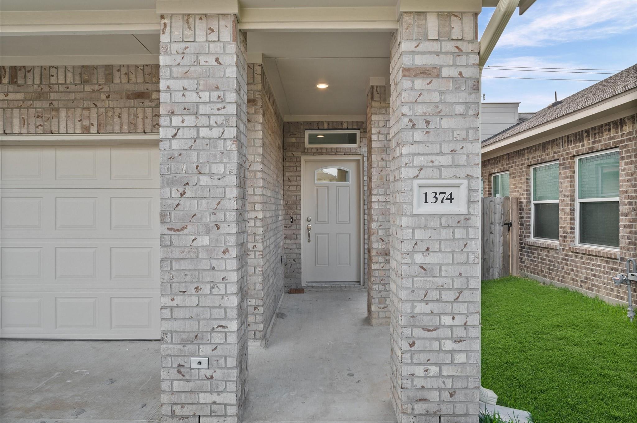 1374 Mixander Way
