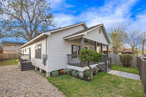 Homes For Sale - 2111 Chapman Street<br/> Harris County, Houston, TX 77009