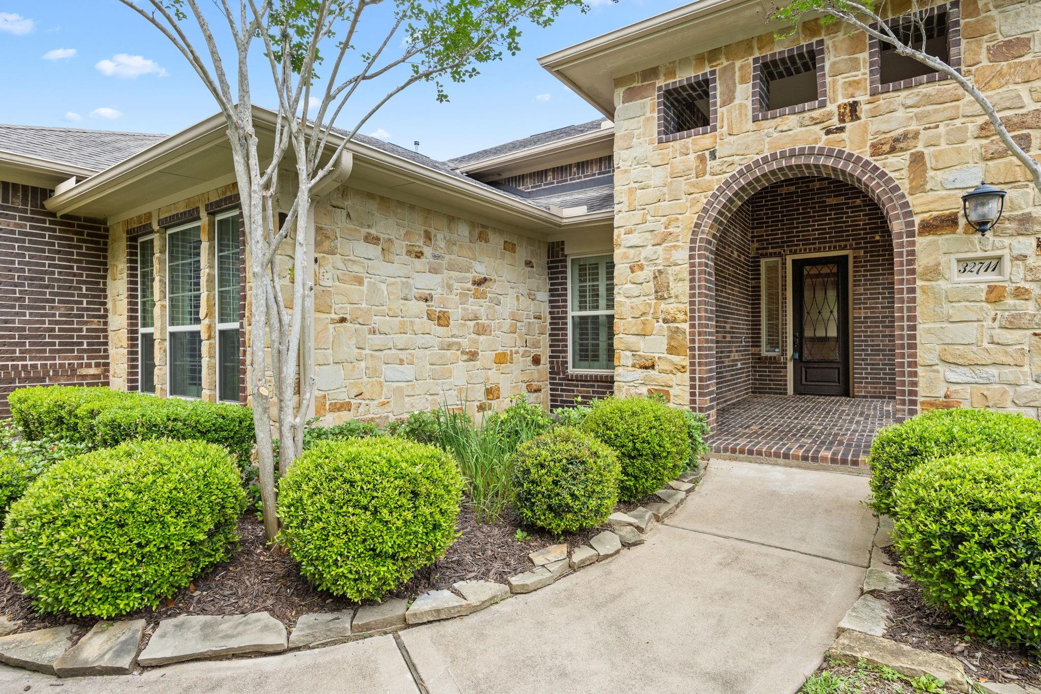 32711 Wingfoot Circle