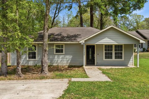 Photo of 12322 Royal Lake Drive, Conroe, TX 77303 (MLS # 14149828)