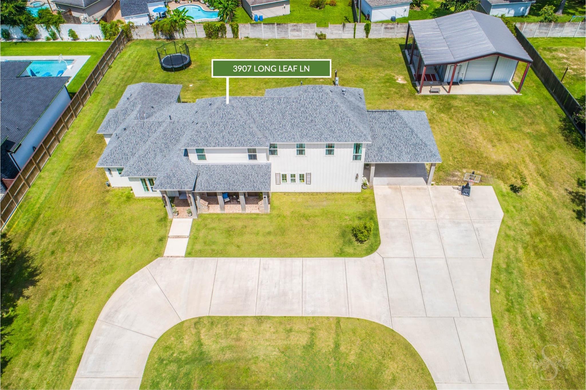 3907 Long Leaf Ln