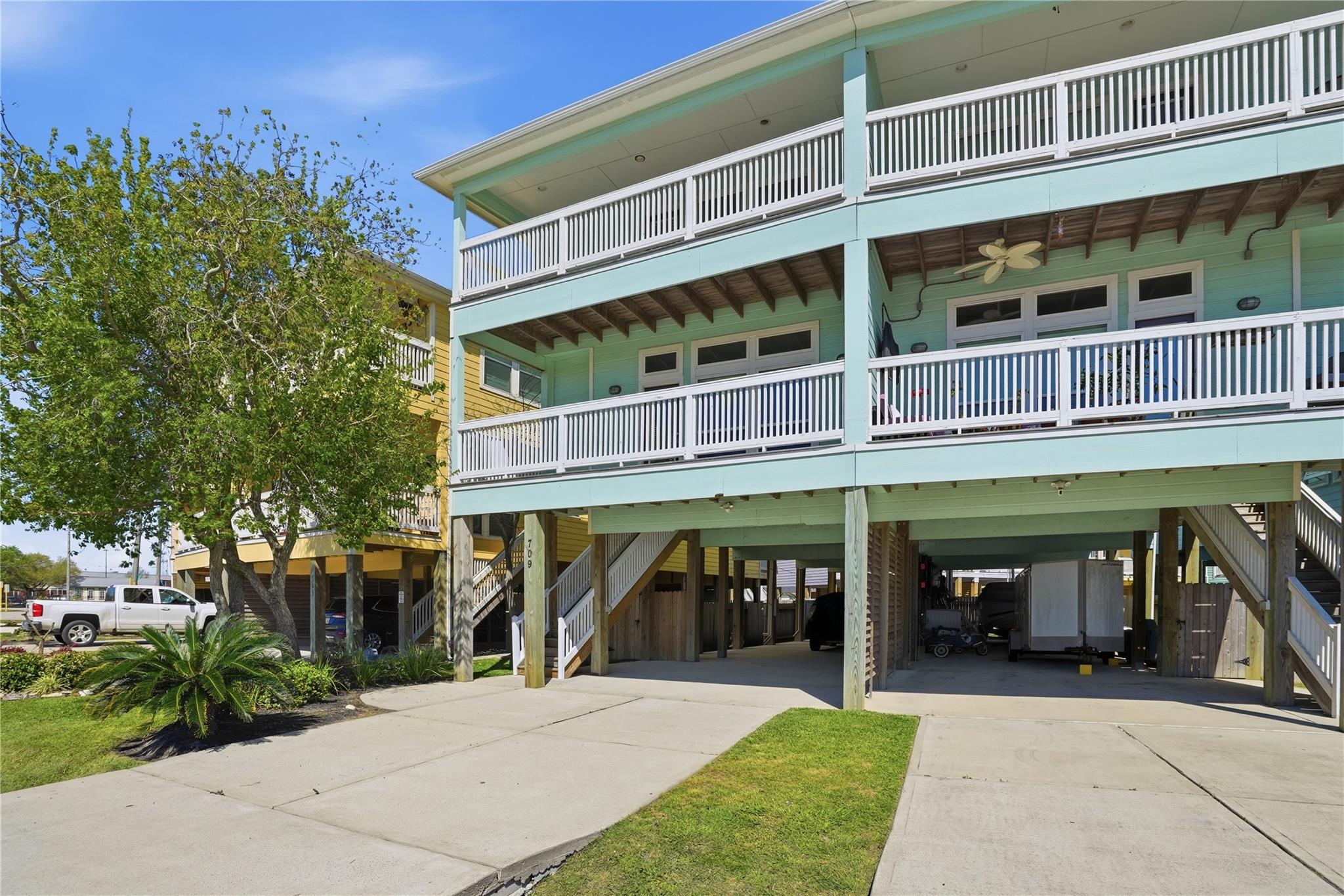 709 N Bayshore Drive