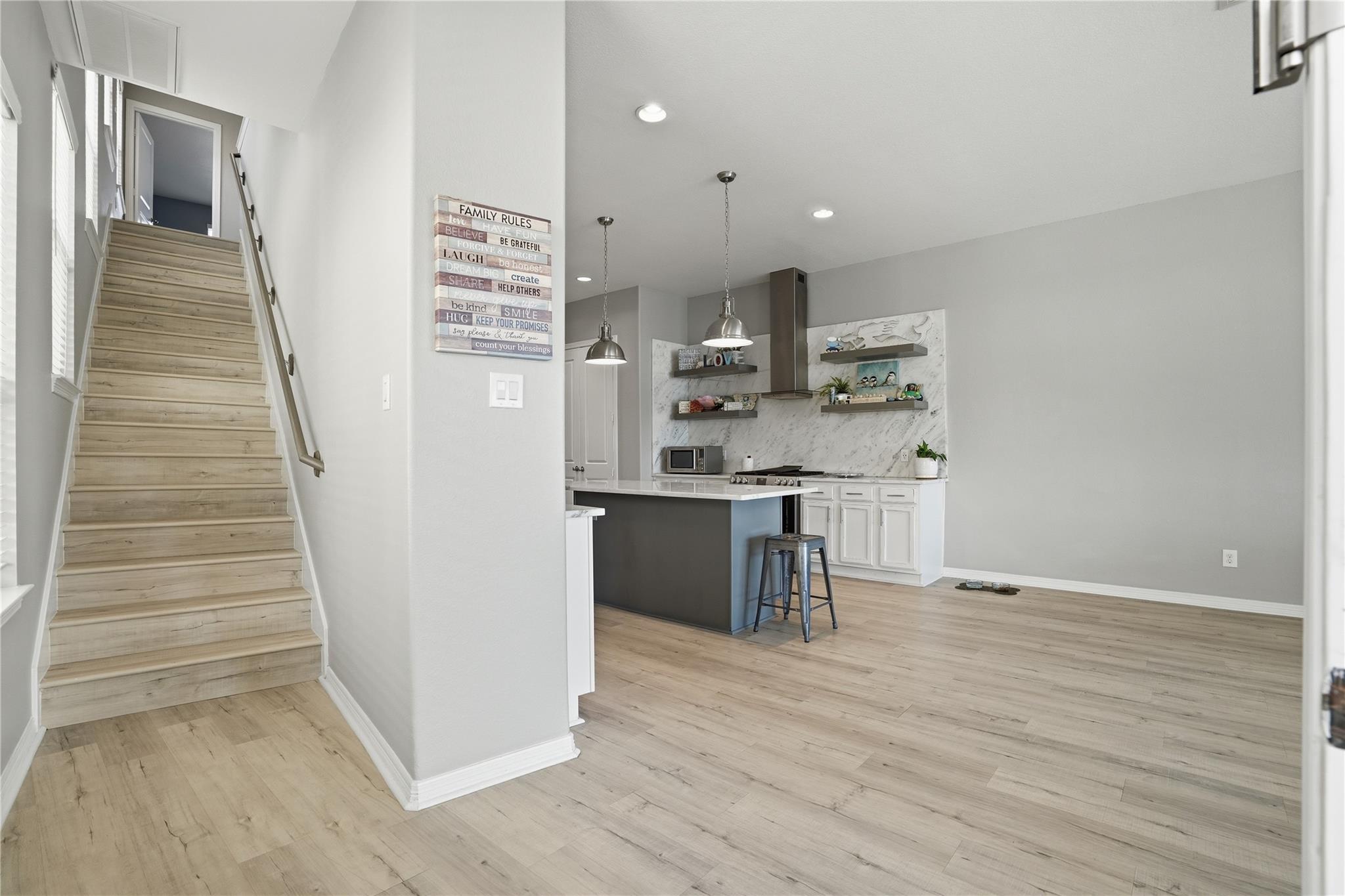 709 N Bayshore Drive