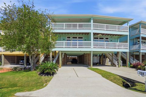 Photo of 709 N Bayshore Drive, La Porte, TX 77571 (MLS # 10582310)