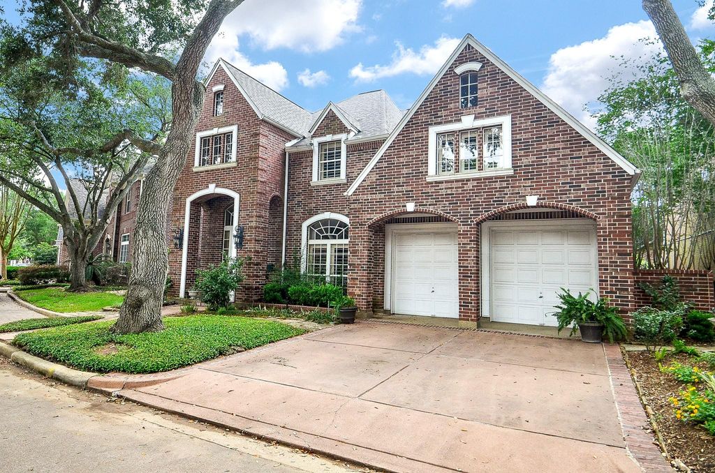 Photo of 19 Ambleside Crescent Drive, Sugar Land, TX 77479 (MLS # 60442434)