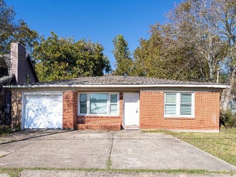 Photo of 6118 Anderson St, Texas City, TX 77591 (MLS # 60933820)