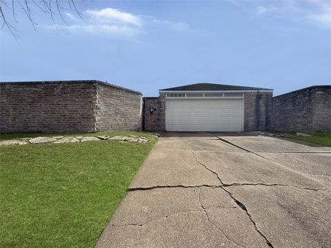 Photo of 3607 Vineyard Drive, Houston, TX 77082 (MLS # 49325699)