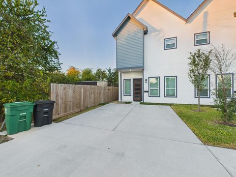 Tiny photo for 4619 Stassen Street #B, Houston, TX 77051 (MLS # 76497989)