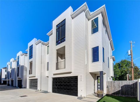 Photo of 820 Wakefield Drive #A, Houston, TX 77018 (MLS # 96550470)