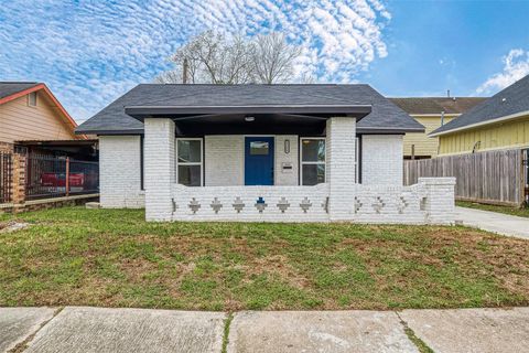 Photo of 4726 Pease Street, Houston, TX 77023 (MLS # 10287537)
