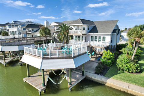Photo of 3910 Nueces Drive, Galveston, TX 77554 (MLS # 45369632)