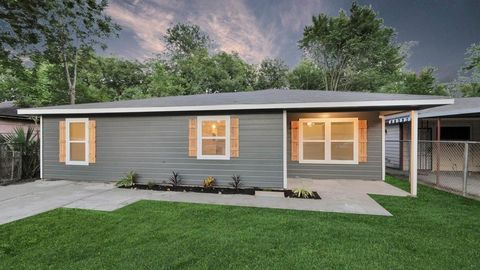 Photo of 6721 Madrid Street, Houston, TX 77021 (MLS # 64538701)