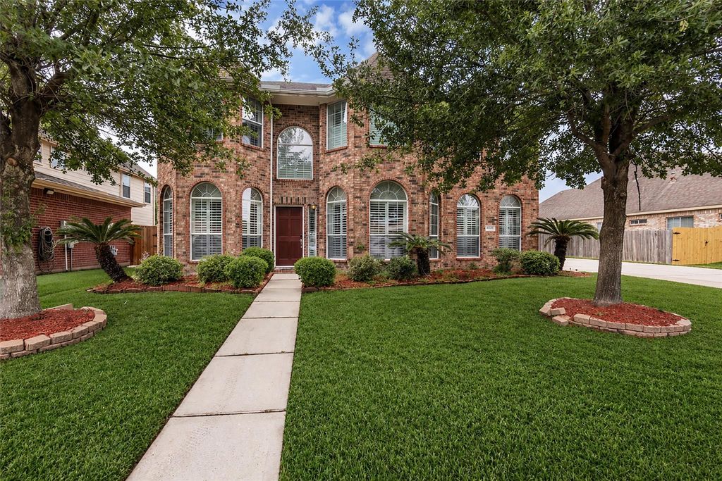 Photo of 6807 Chapelfield Lane, Houston, TX 77049 (MLS # 30734930)