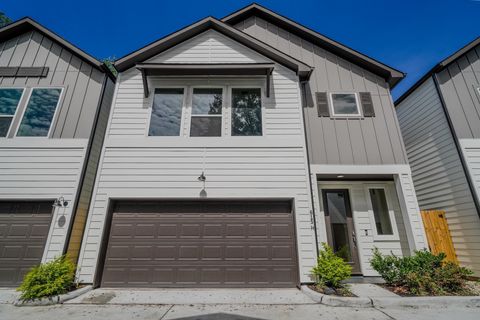 Photo of 615 Northew Street #H, Houston, TX 77091 (MLS # 17839921)