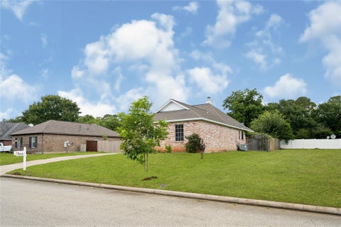 Photo of 5110 Lakeshore Drive, Willis, TX 77318 (MLS # 50468339)