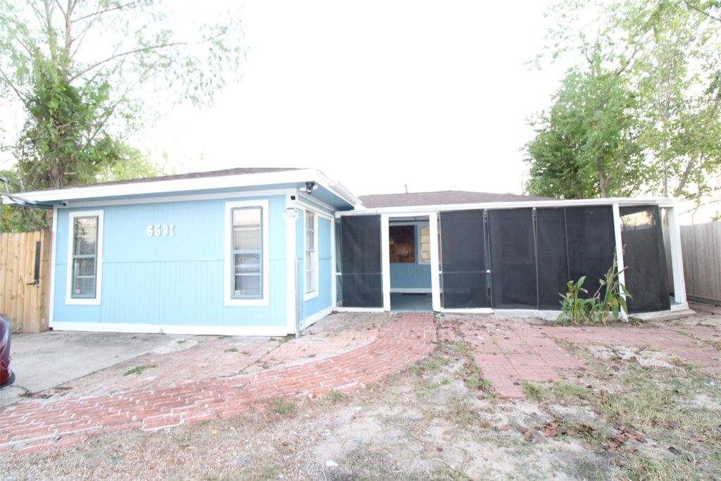 Photo of 6631 Castlebay Drive, Houston, TX 77092 (MLS # 50945112)