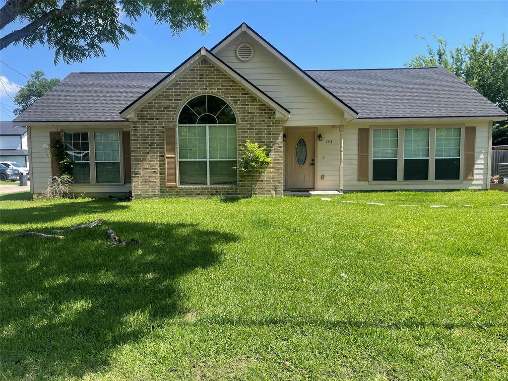 Photo of 134 Bay Shore Ave Street, La Porte, TX 77571 (MLS # 10462364)