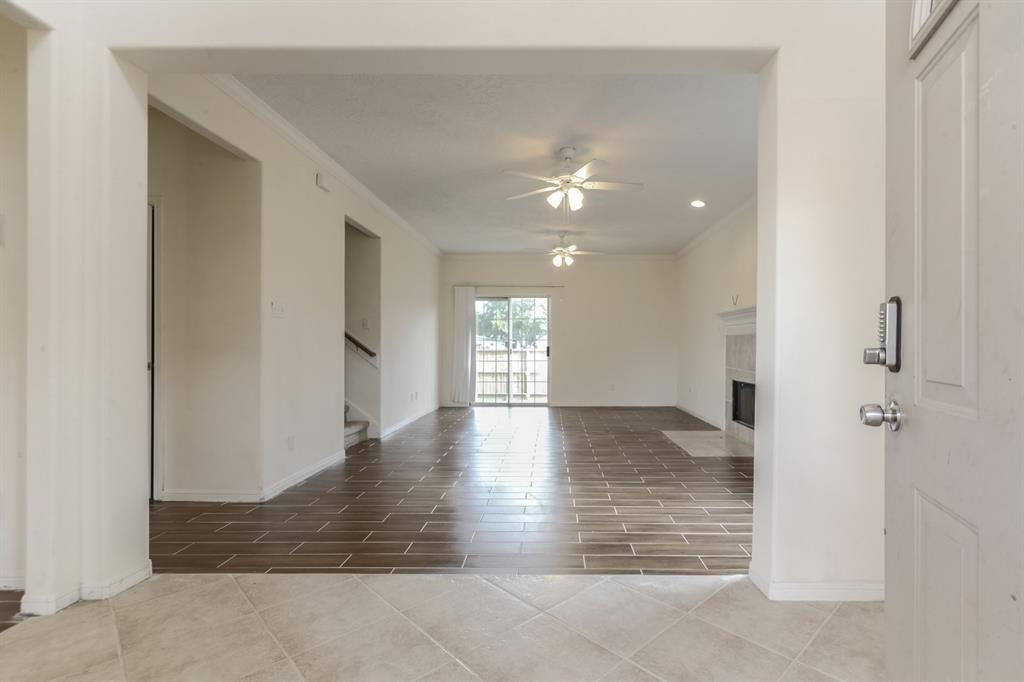 807 Victoria Lakes Drive