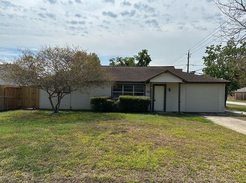 Photo of 2502 Kingsdale Drive, Deer Park, TX 77536 (MLS # 23074721)