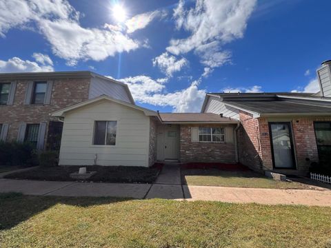 6541 S Briar Bayou Drive Houston TX 77072