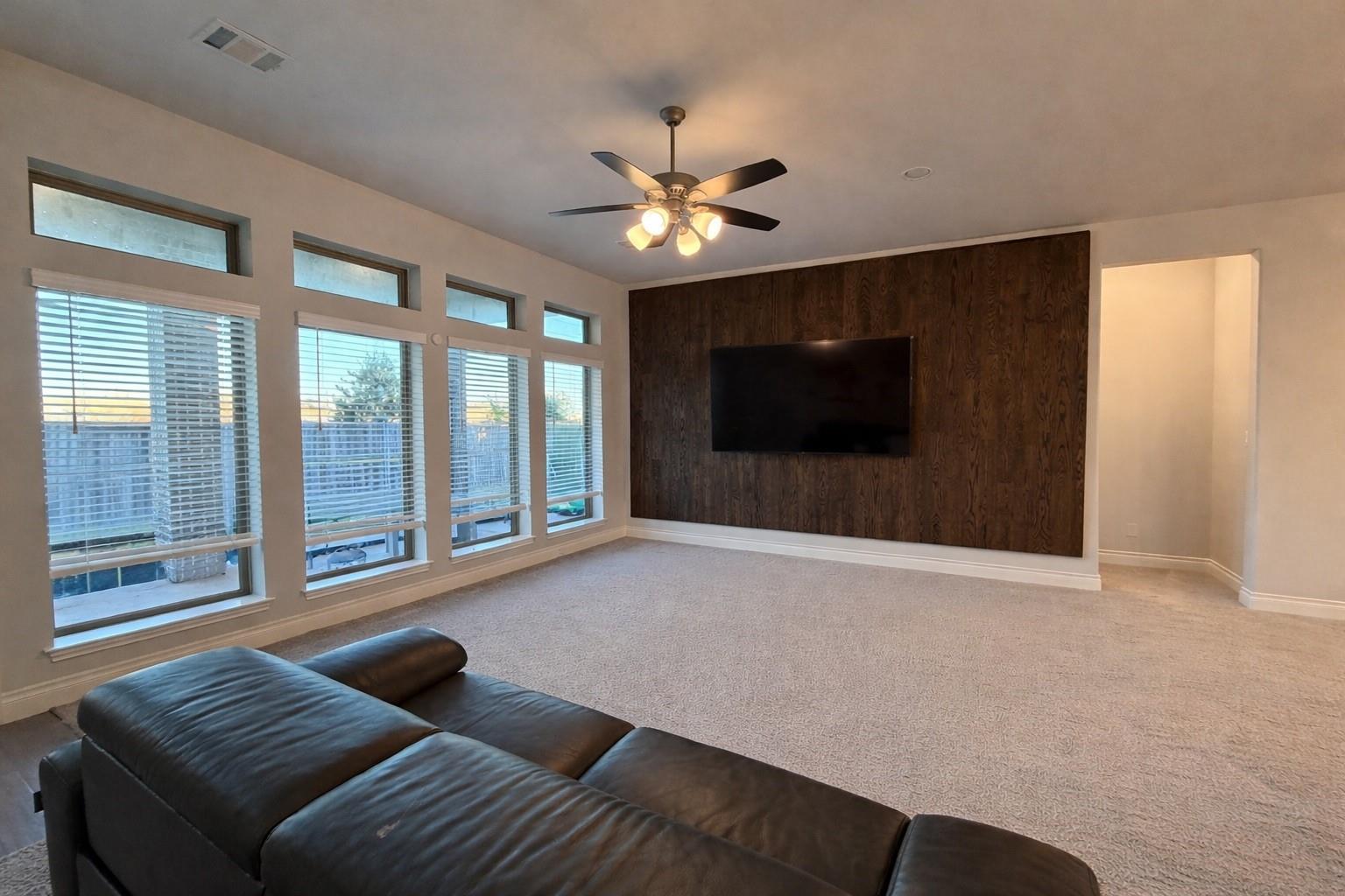 12807 Spiegel Street