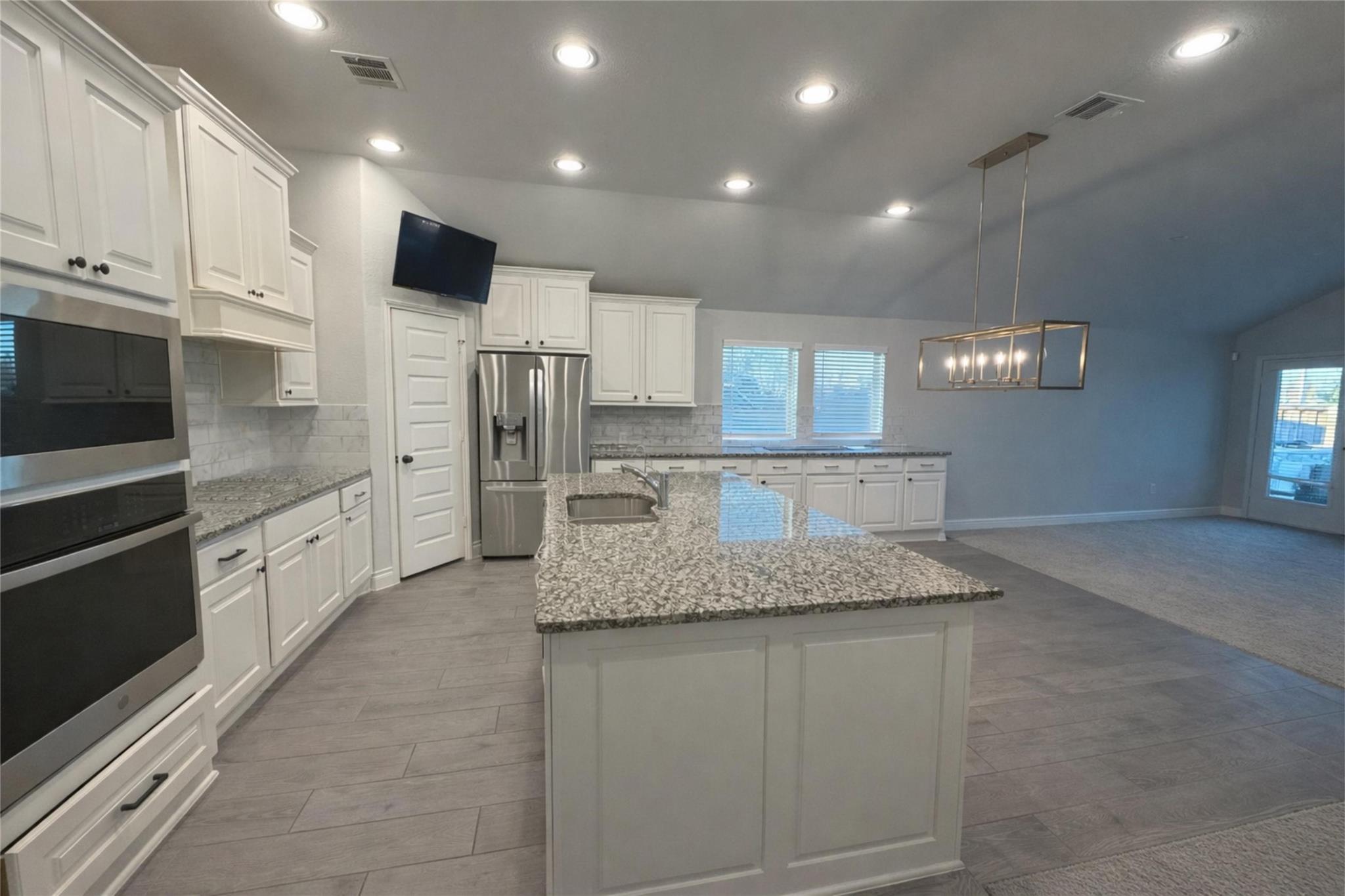 12807 Spiegel Street