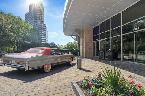 Photo of 1901 Post Oak Boulevard #4103, Houston, TX 77056 (MLS # 6566422)