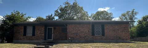 Photo of 1211 W Jefferson Street, Brenham, TX 77833 (MLS # 27423099)