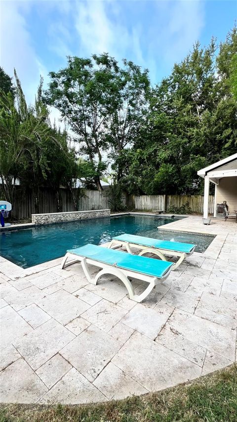 Photo of 636 Franklin St, La Grange, TX 78945 (MLS # 50265130)