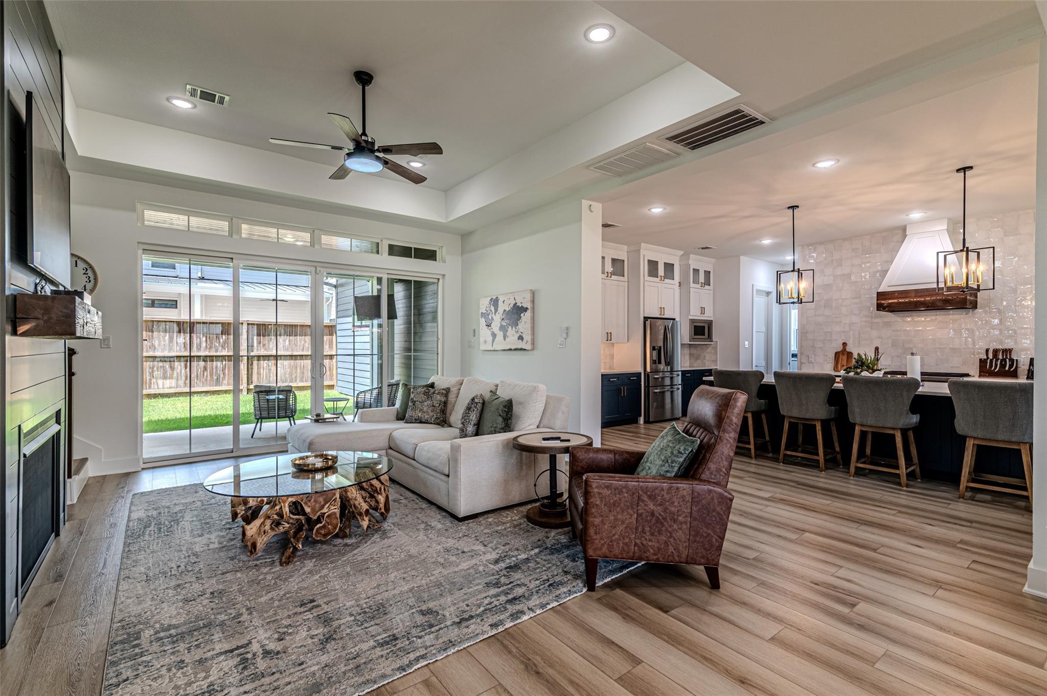 21823 White Oak View Drive