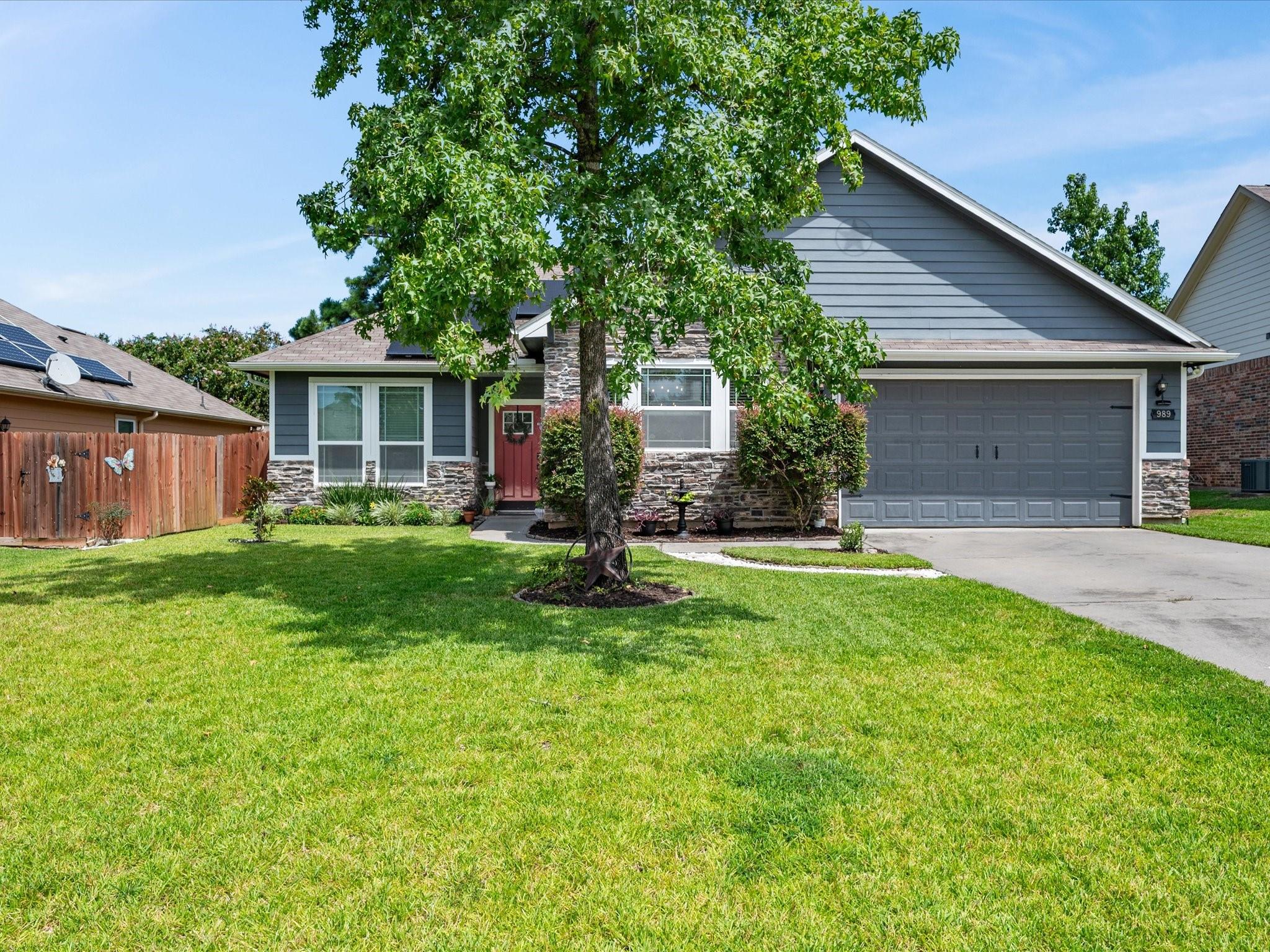989 Arbor Glen