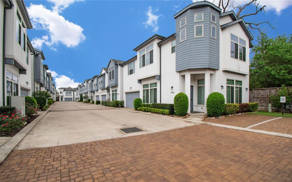 Photo of 8930 Spring Knoll Forest Drive, Houston, TX 77080 (MLS # 65609361)