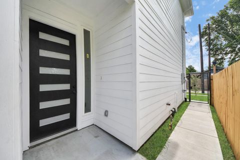 Tiny photo for 1913 West Street St, Houston, TX 77026 (MLS # 84367439)