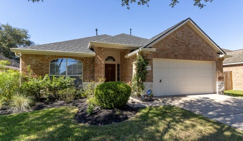 Photo of 435 Sandstone Creek Lane, Dickinson, TX 77539 (MLS # 42101289)