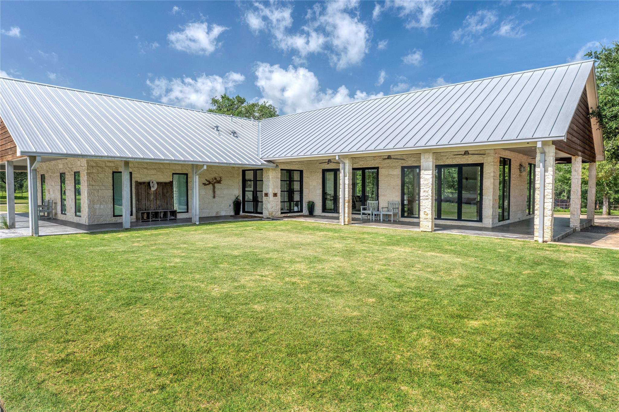 7600 Richardson Lane