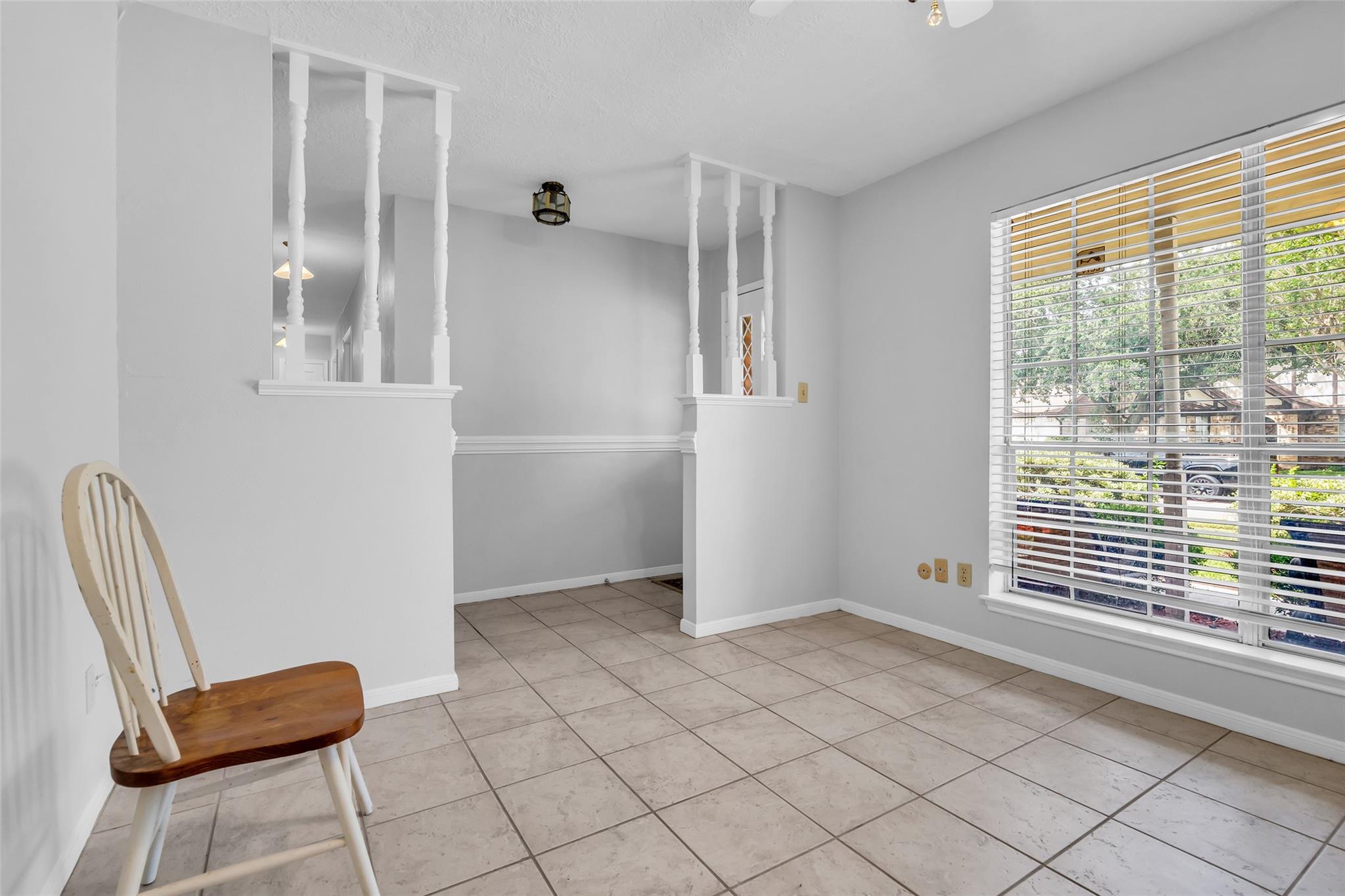 2421 Maxwell Lane