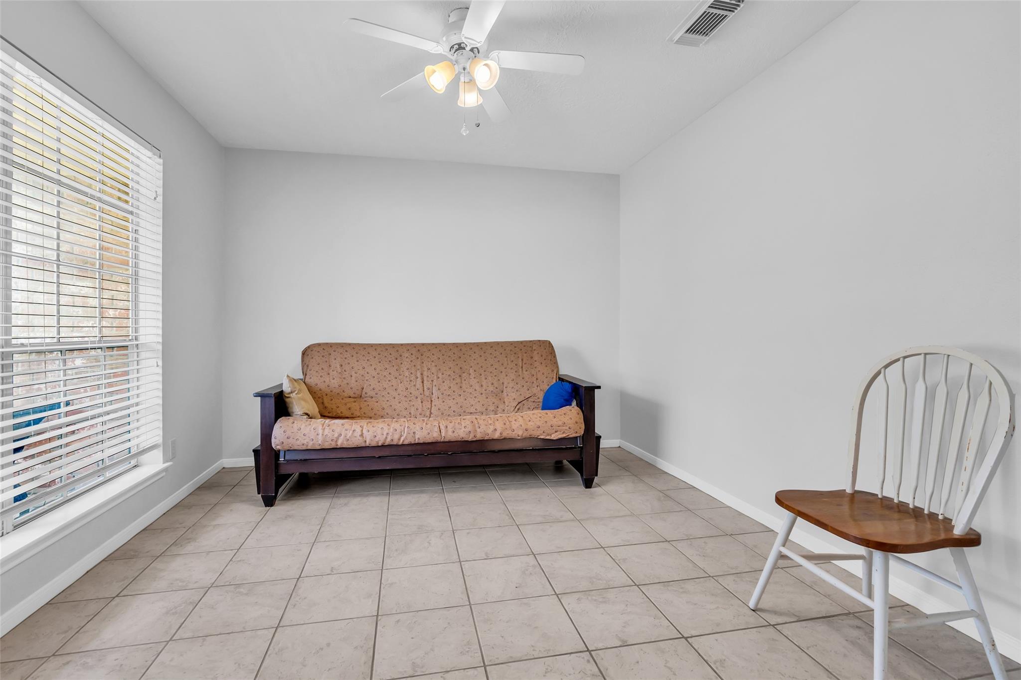 2421 Maxwell Lane