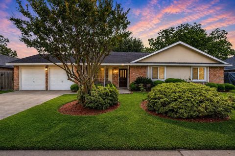 Photo of 2421 Maxwell Lane, Deer Park, TX 77536 (MLS # 29874704)