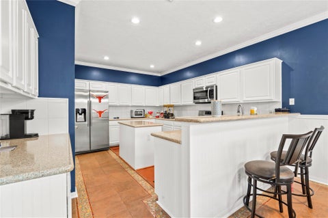 Photo of 1289 El Camino Village Drive, Webster, TX 77058 (MLS # 84737400)
