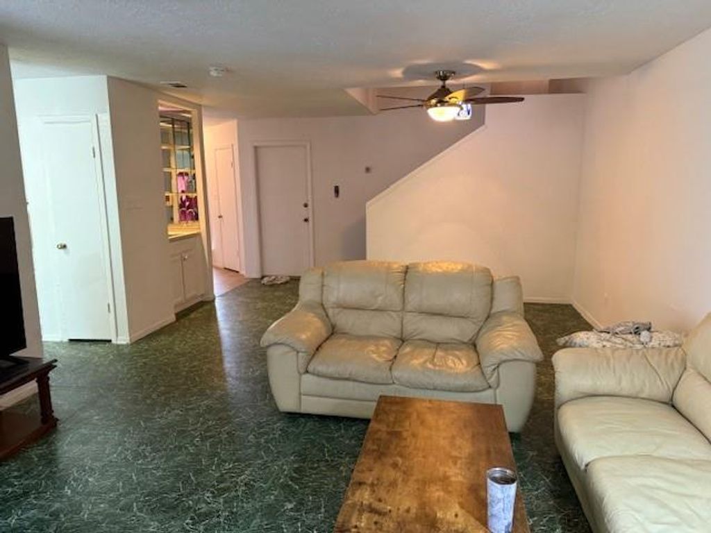 Photo of 12949 Shannon Hills Drive, Houston, TX 77099 (MLS # 32830168)