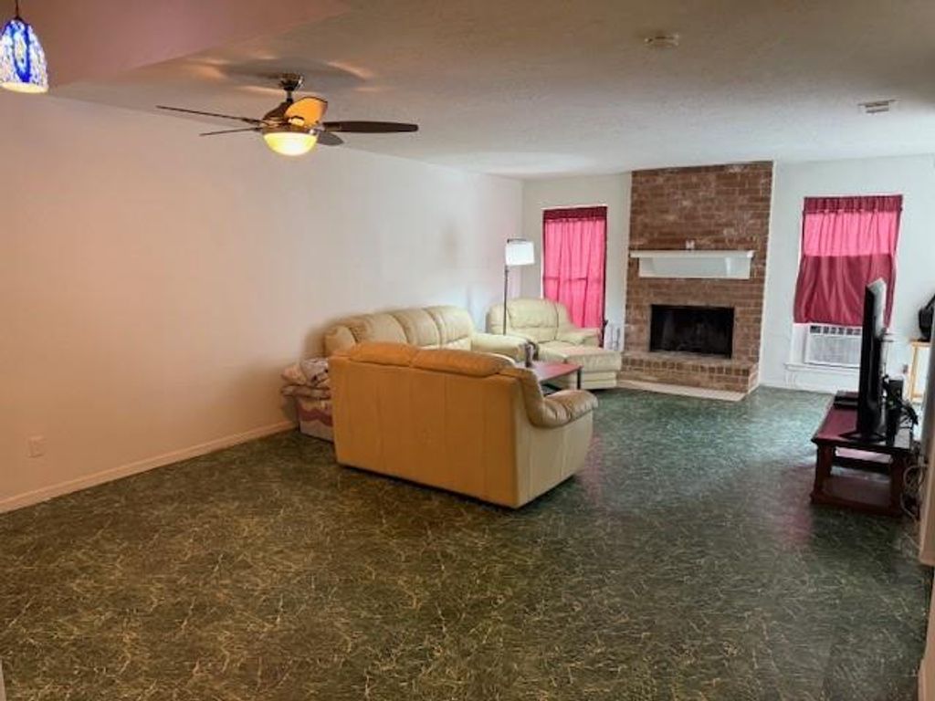 Photo of 12949 Shannon Hills Drive, Houston, TX 77099 (MLS # 32830168)