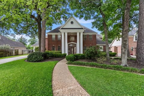 Photo of 5230 Norborne Lane, Houston, TX 77069 (MLS # 52073433)