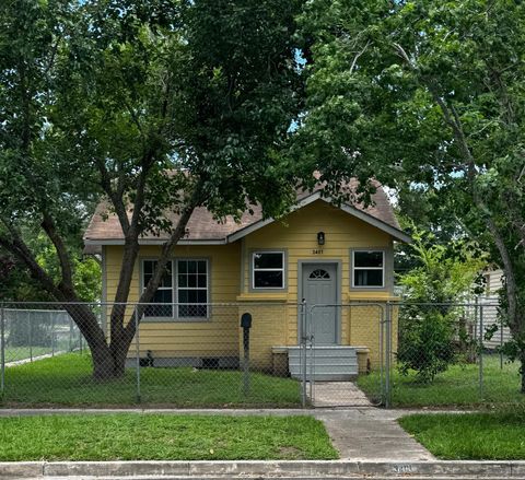 Photo of 3401 Illinois Street, Baytown, TX 77520 (MLS # 23124063)