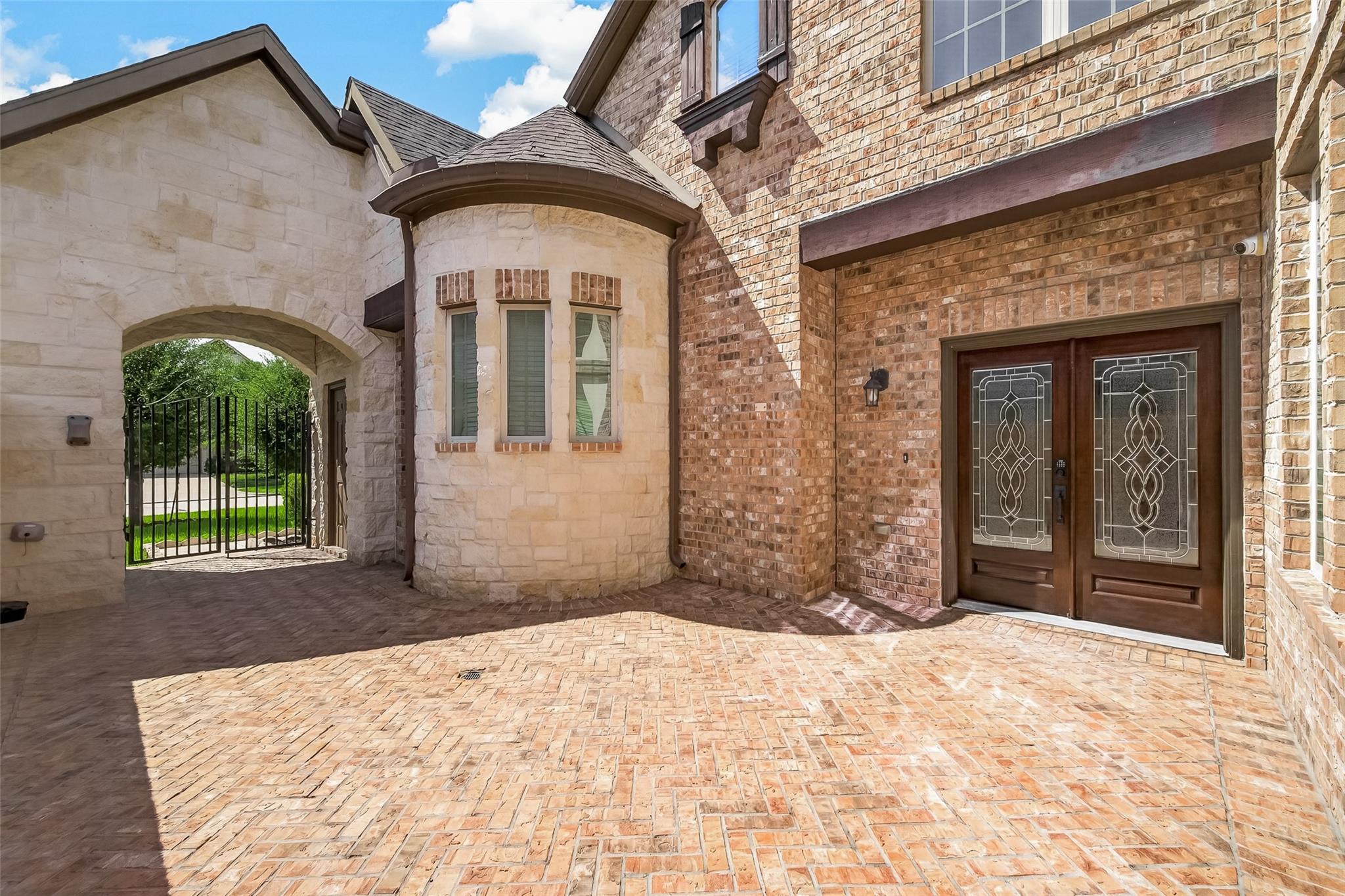 13711 Glendon Drive