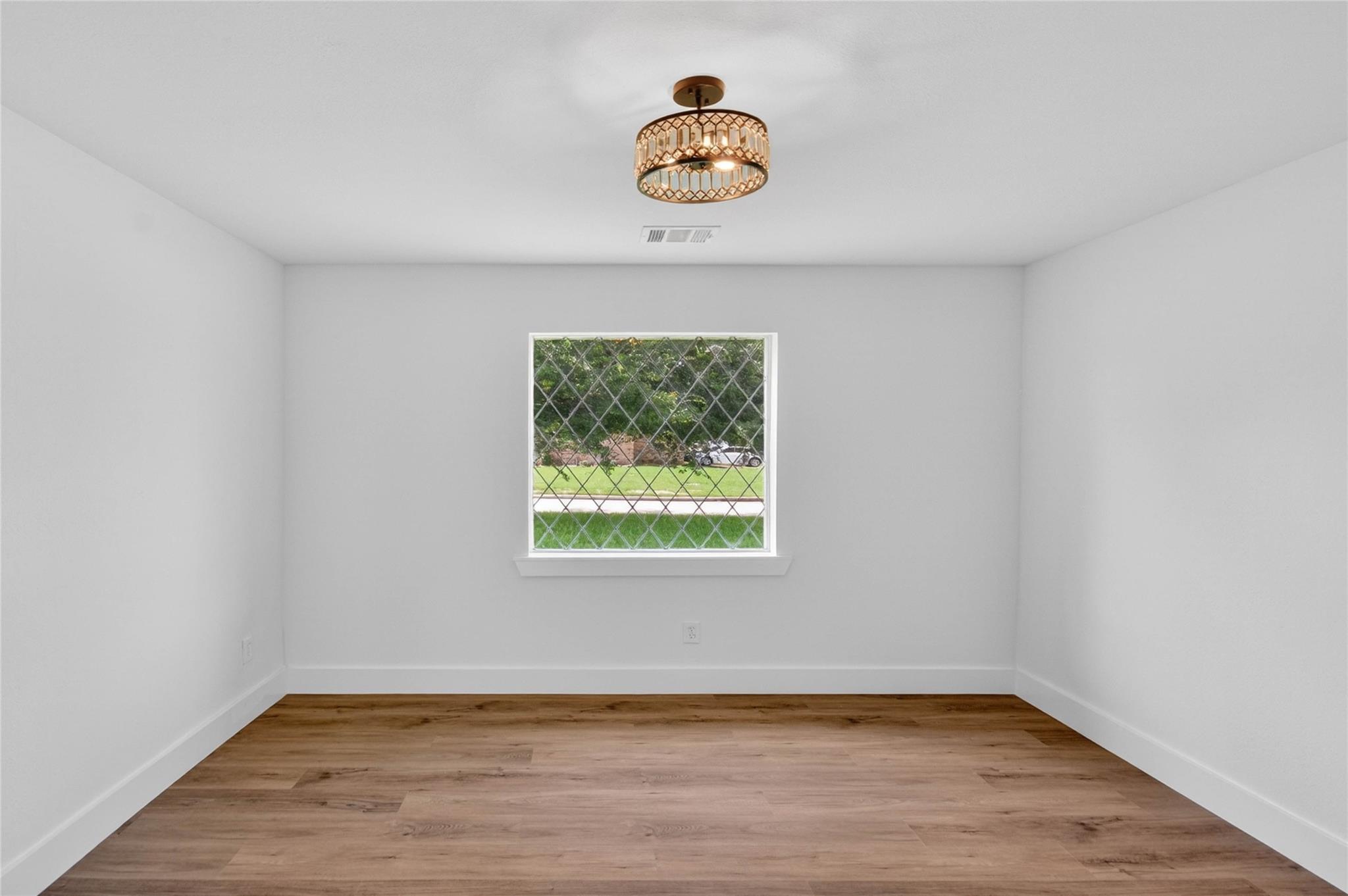 4820 Country Club View